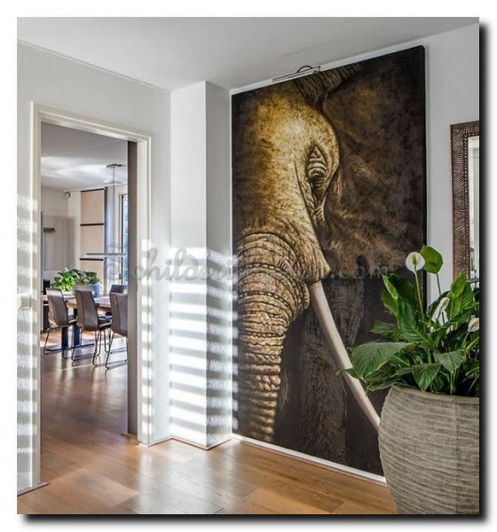 groot-opgespannen-olifanten-schilderij-in-de-gang